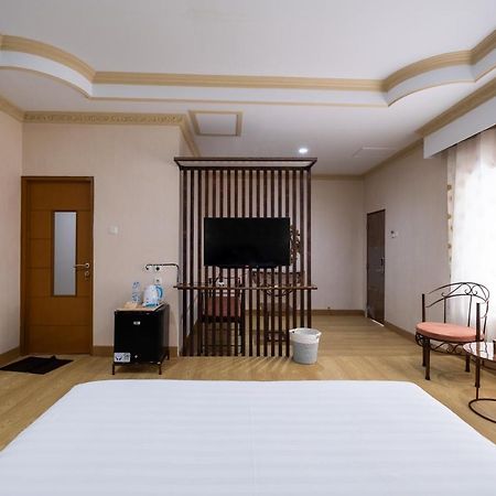 Sartini Inn Jogja Джокьякарта Экстерьер фото