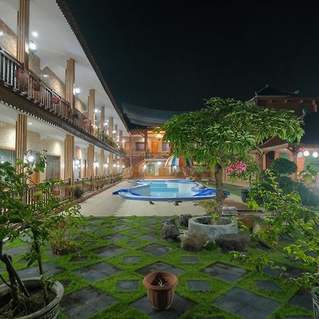 Sartini Inn Jogja Джокьякарта Экстерьер фото