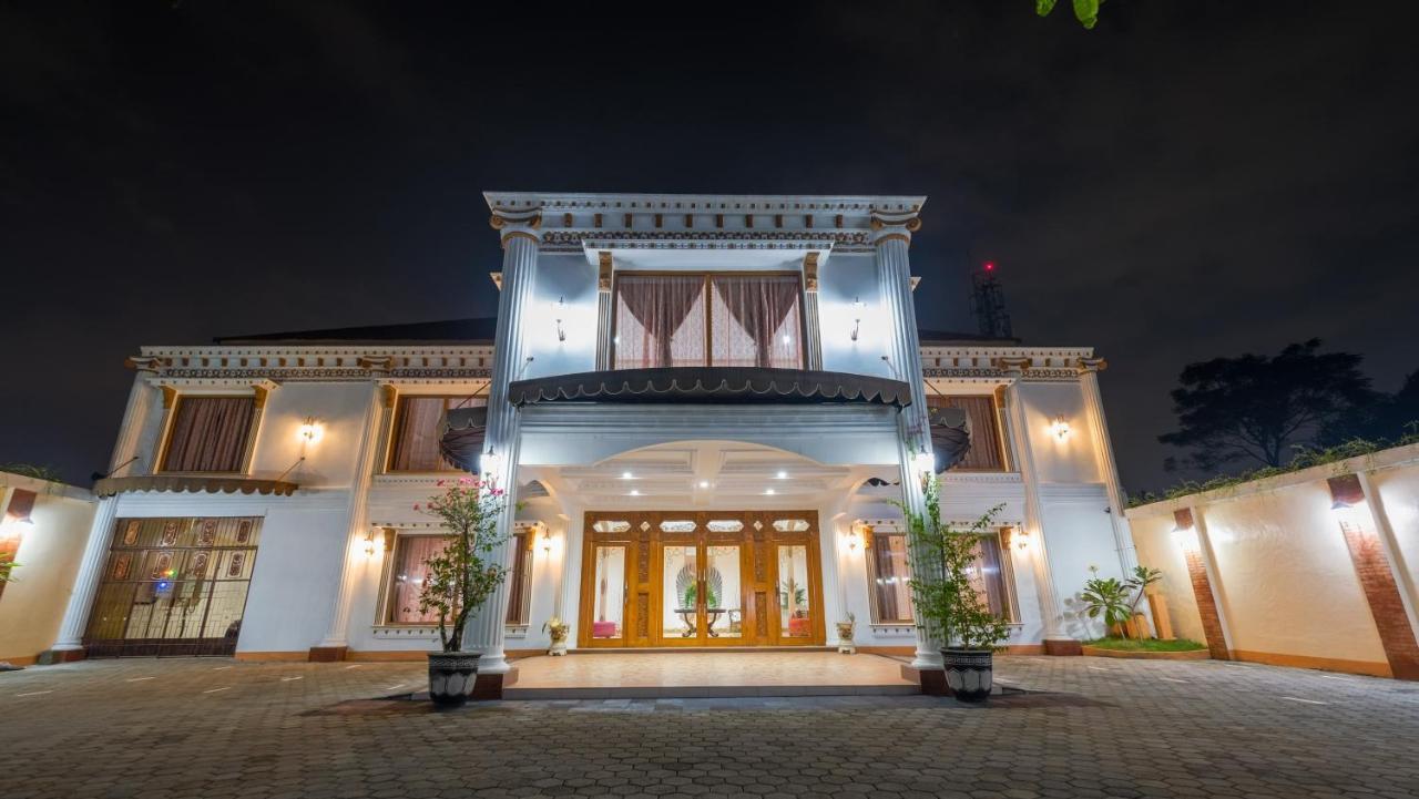 Sartini Inn Jogja Джокьякарта Экстерьер фото