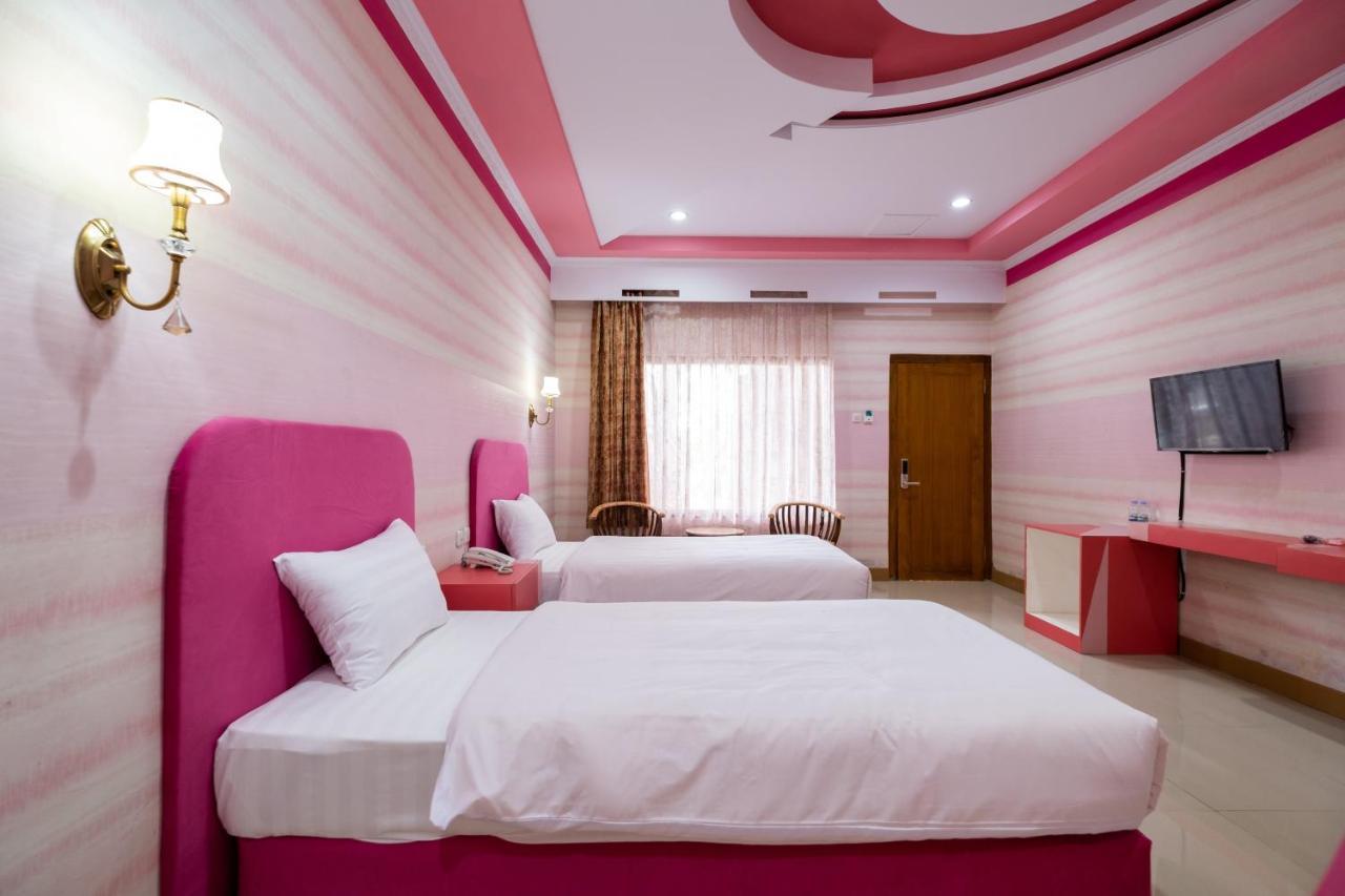 Sartini Inn Jogja Джокьякарта Экстерьер фото