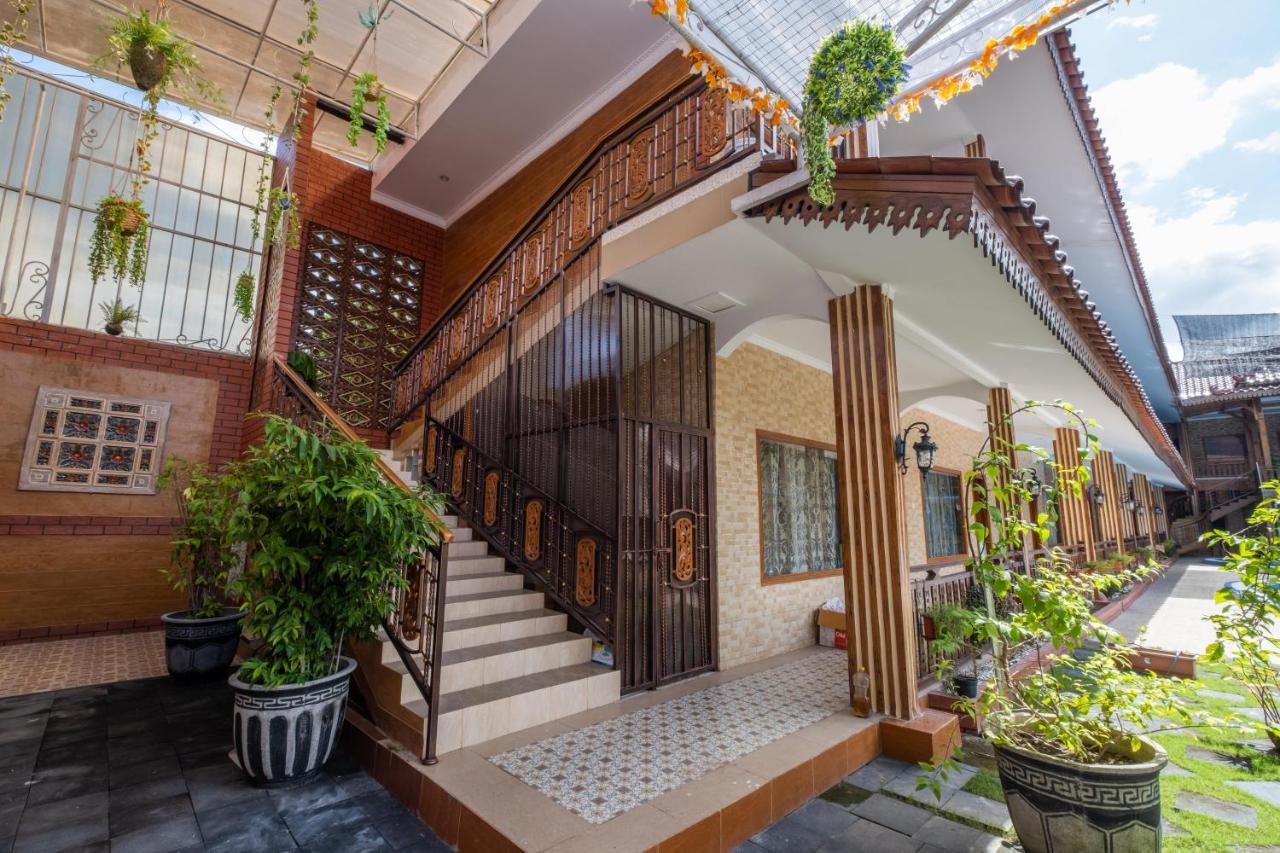 Sartini Inn Jogja Джокьякарта Экстерьер фото