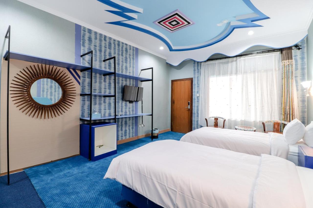 Sartini Inn Jogja Джокьякарта Экстерьер фото