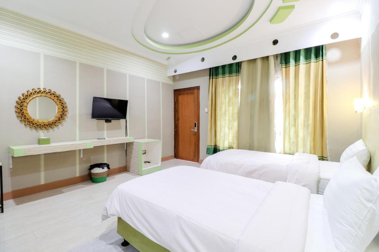 Sartini Inn Jogja Джокьякарта Экстерьер фото