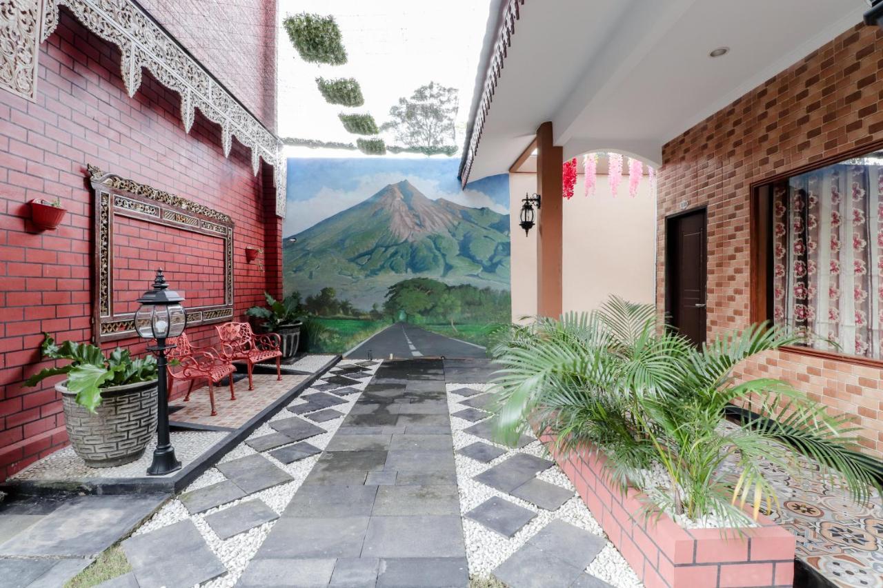 Sartini Inn Jogja Джокьякарта Экстерьер фото