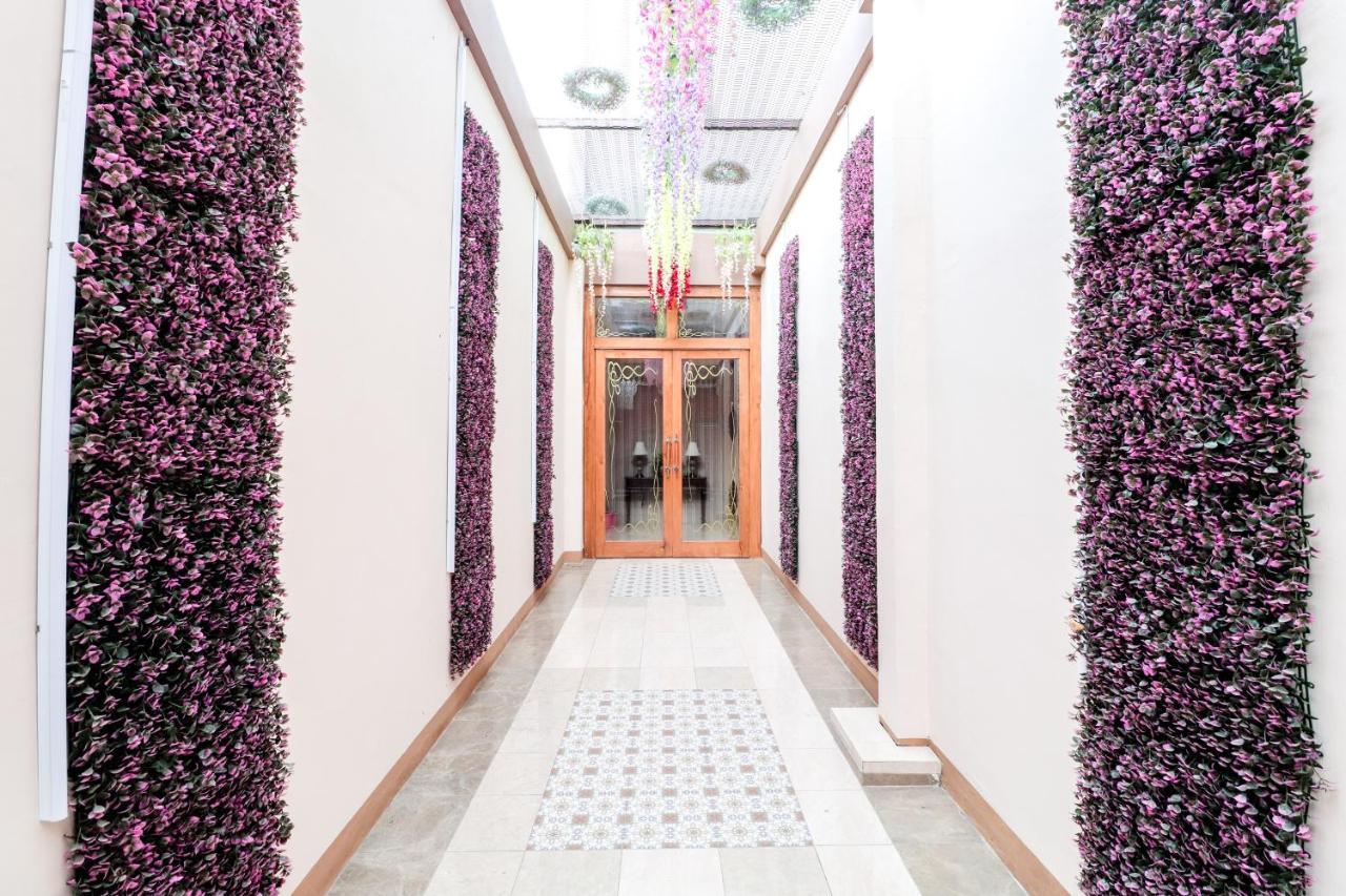 Sartini Inn Jogja Джокьякарта Экстерьер фото