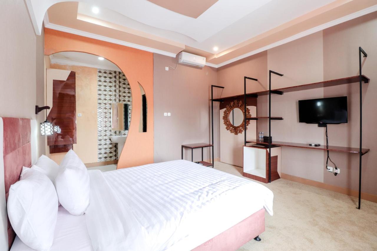Sartini Inn Jogja Джокьякарта Экстерьер фото